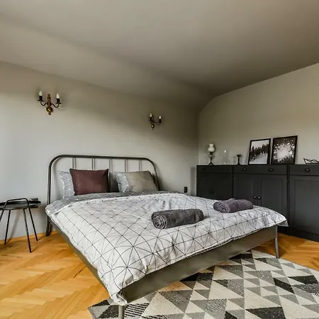 Appartement Three Levelled Art In The Heart Of