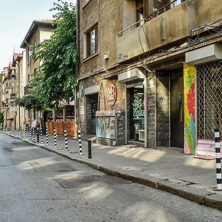 Three Levelled Art In The Heart Of Appartement